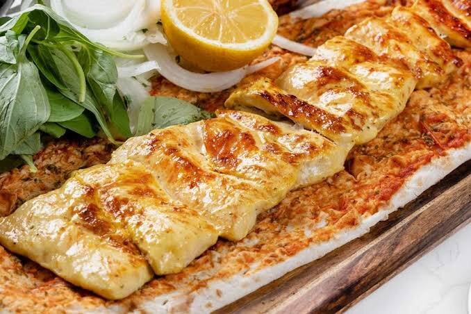 طرز تهیه جوجه کباب ماستی؛ راز جوجههای نرم و آبدار برای دورهمیهای آخر هفته