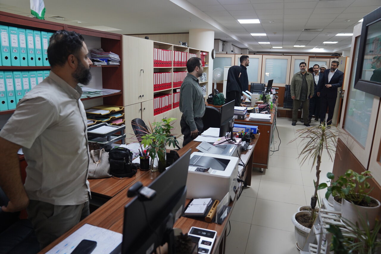 بازدید نادعلی از مرکز مطالعات