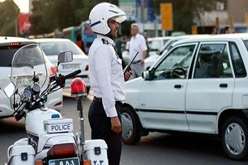 حکم عجیب برای راننده بدون گواهینامه در رشت؛ ۳۰ ساعت لباس سربازی!