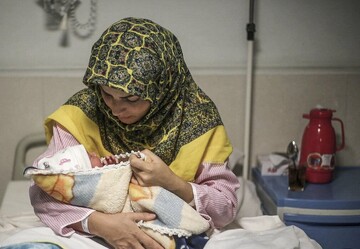 بارداری بعد از ۴۰ سالگی پرخطر است؟ | روایت یک متخصص از وضعیت مادران در ایران