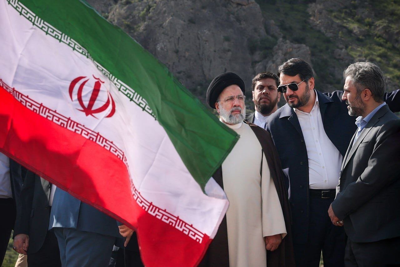 محافظ مشهور شهید رئیسی اکنون بادیگارد کدام شخصیت است؟ + تصاویر