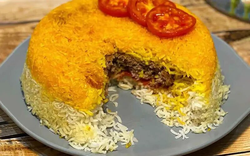 تهچین کباب؛ ترکیبی بسیار خوشمزه از برنج زعفرانی با کباب دیگی
