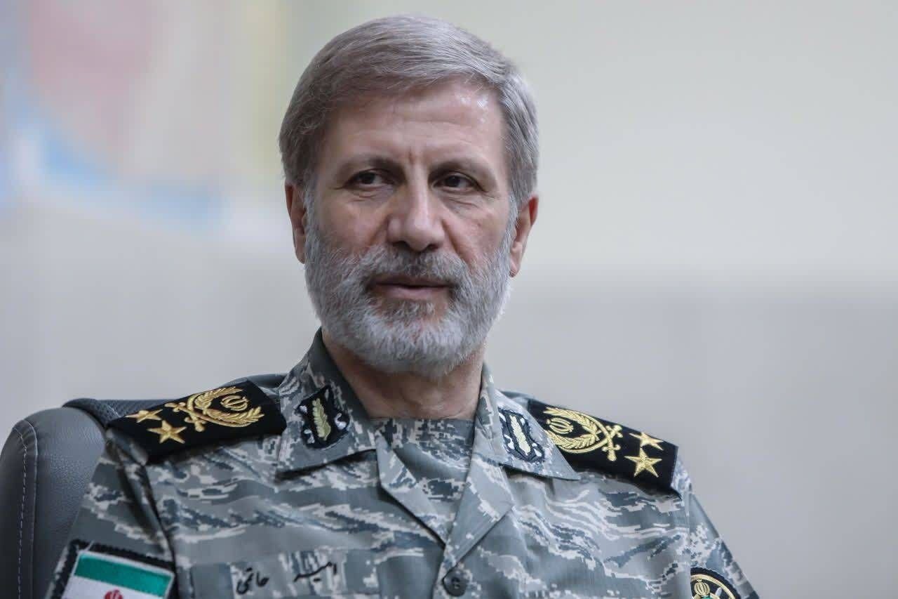 تصاویر دیدار صمیمی فرماندهان ارتش و سپاه؛ ببینید