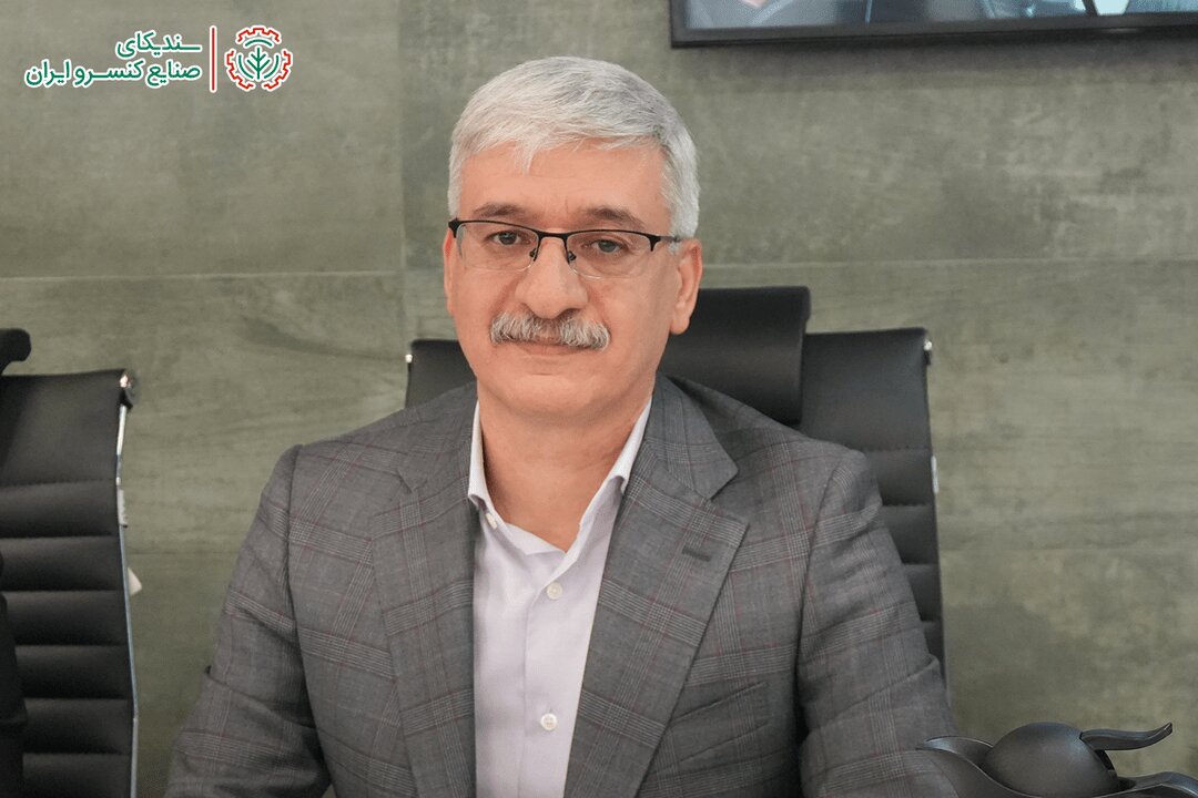 پشتپرده این عکس جنجالی؛ خانم بی حجاب که معاون استاندار اصفهان معرفی شد