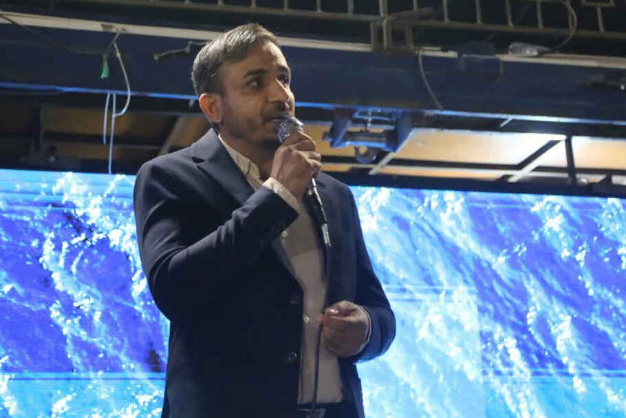 فرمانده سپاه آمریکا را به چالش دعوت کرد؛ بسمالله، یک ناو خود را به ۱۰۰ کیلومتری نزدیک کنید