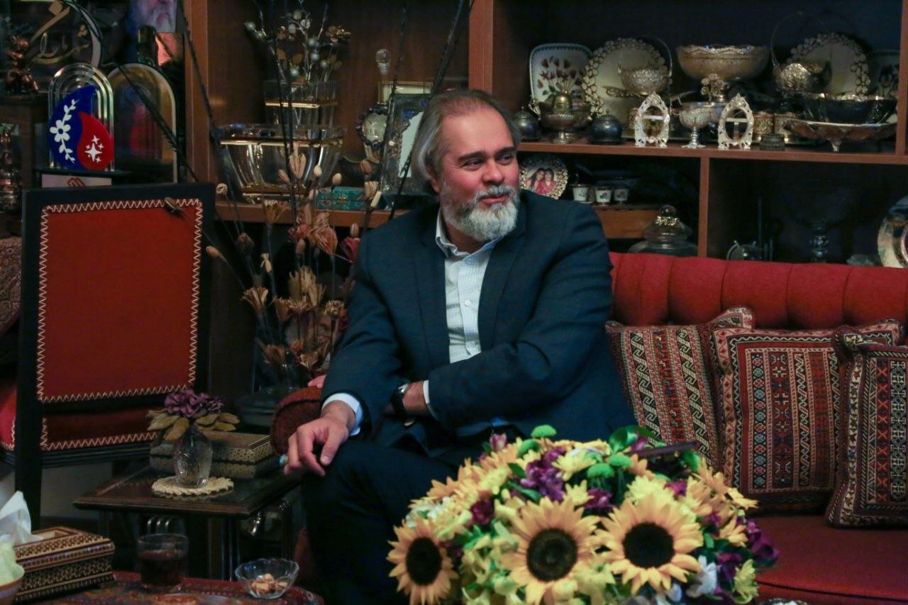 جدیدترین تصاویر از «حشمت فردوس» در روز سینما ؛ حال و هوای خانه این بازیگر را ببینید