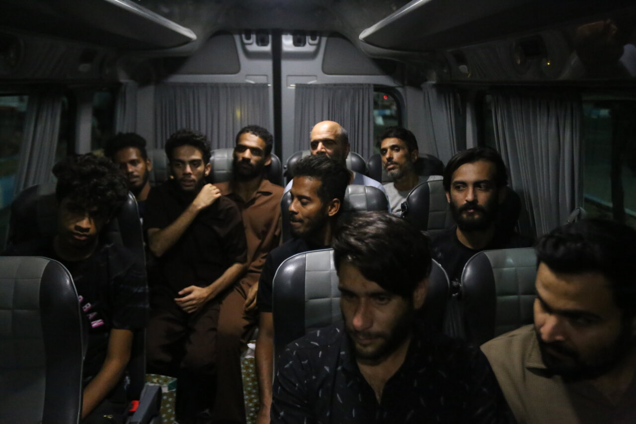 بازگشت ۱۰ صیاد بندر لنگه پس از یک ماه اسارت در امارات