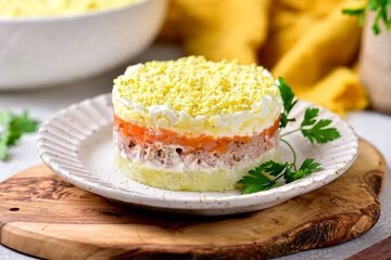  سالاد روسی میموزا؛ اگر به دنبال طعمی متفاوتی از سالاد هستید...