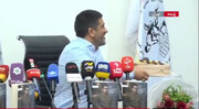 چهارمین جشن تولد علیرضا دبیر؛ لحظه فوت کردن و بریدن کیک + ویدئو |‌ من واقعا تولدی نیستم