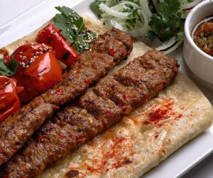 آیا میدانستید با دل مرغ هم میشود کباب کوبیده درست کرد؟