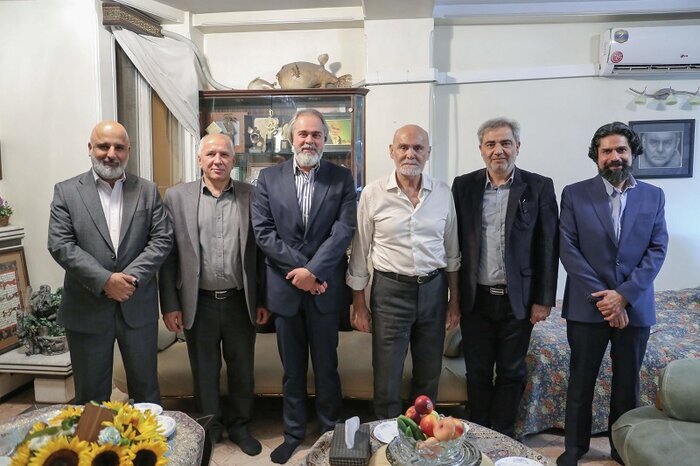 جمشید هاشم  پور را در خانه اش ببینید