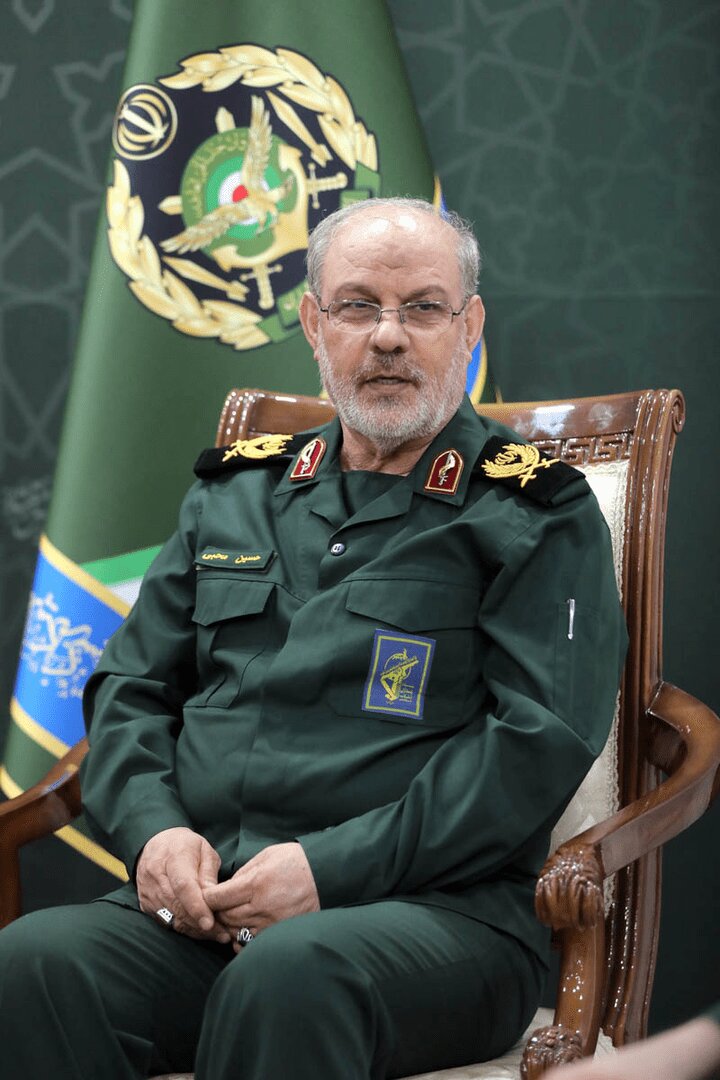 دیدار مهم ۲سخنگوی نظامی+ تصاویر | مقابل دشمنی ایستادهایم که هیچ کشوری جرأت شلیک یک تیر به آن را نداشت