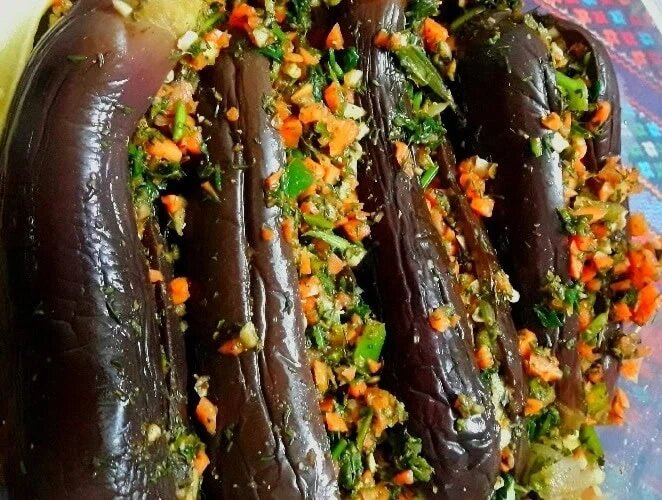 طرز تهیه ترشی بادمجان بوشهری؛ ترشی تند و ملس جنوبی با تمر هندی