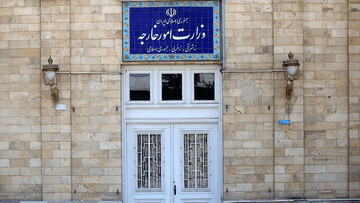 وزارت خارجه: عراق در برابر فشار آمریکا برای محدودیت پروازها تصمیم بگیرد