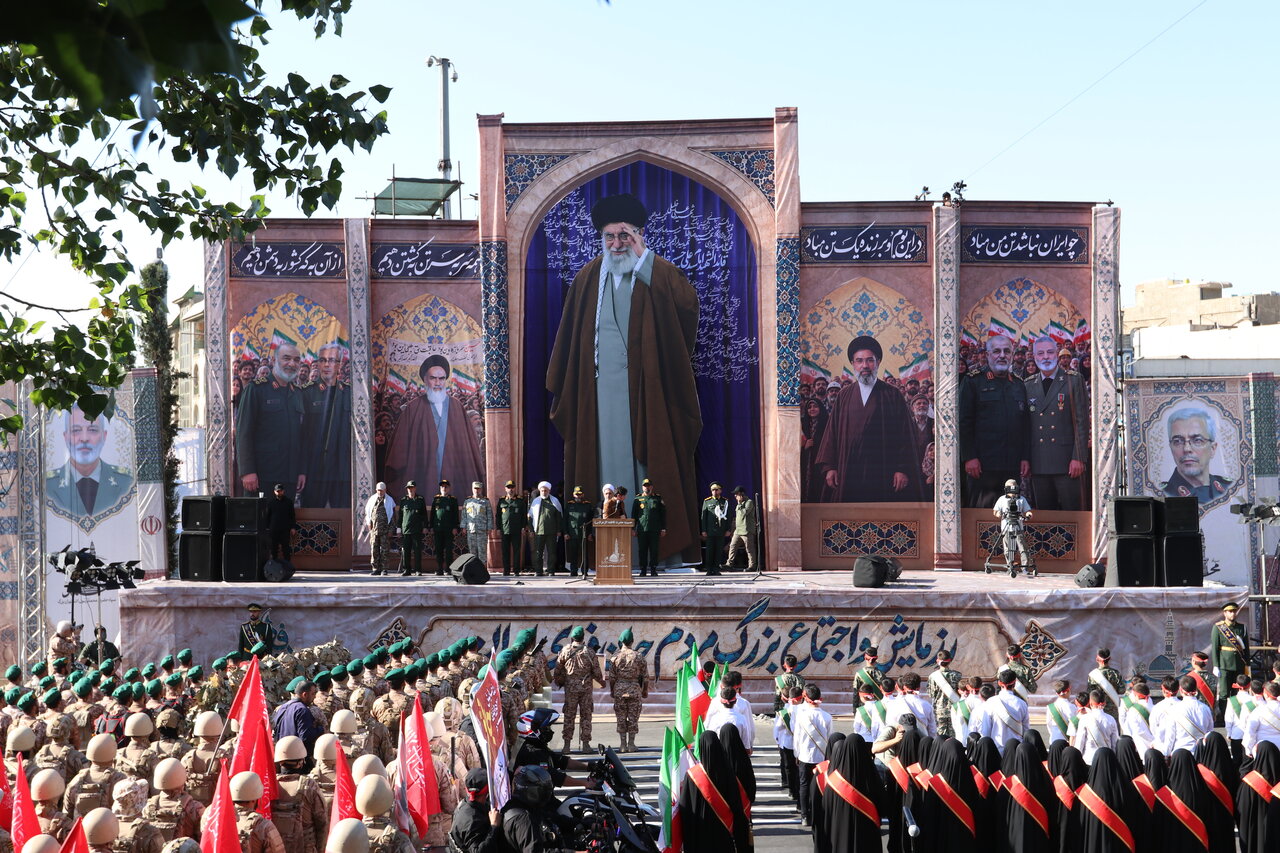یک ایران جانفدا... | روایتی تصویری از حضور پرشور اقشار مختلف مردم در رزمایش بزرگ جانفدایان