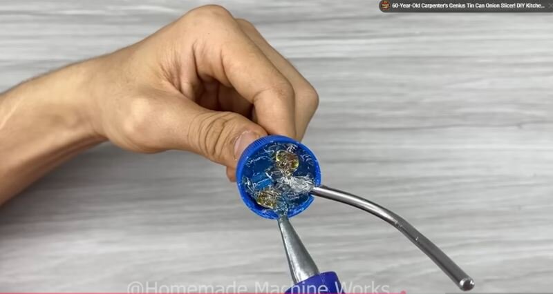ساخت دستگاه خلال کن سیب زمینی با قوطی کنسرو + آموزش تصویری