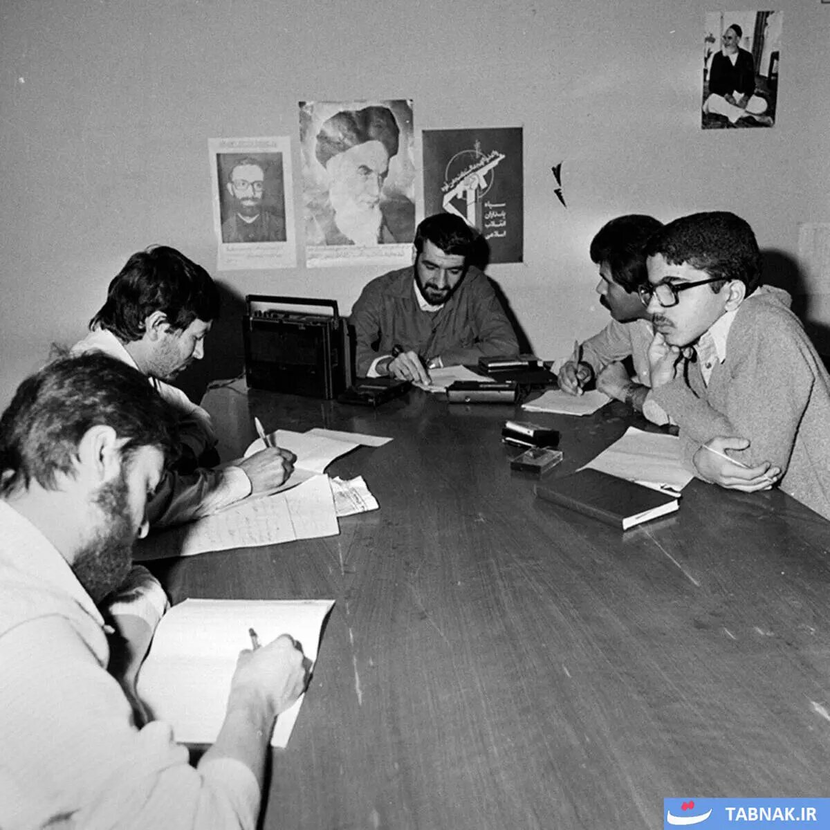 تصاویر کمتر دیده شده از نخستین نشست خبری محسن رضایی