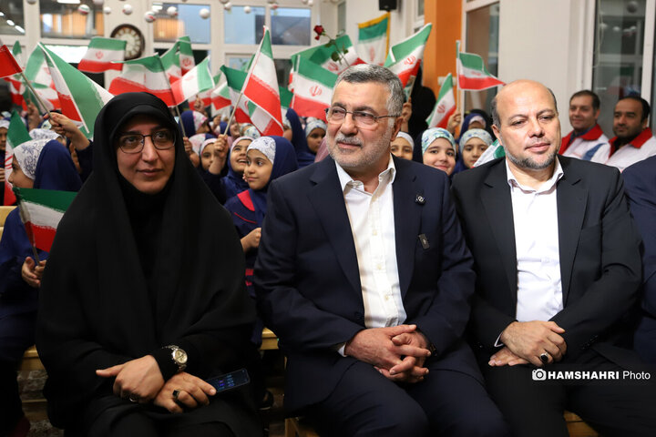 آیین نواختن زنگ آغاز سال تحصیلی جدید توسط وزیر بهداشت