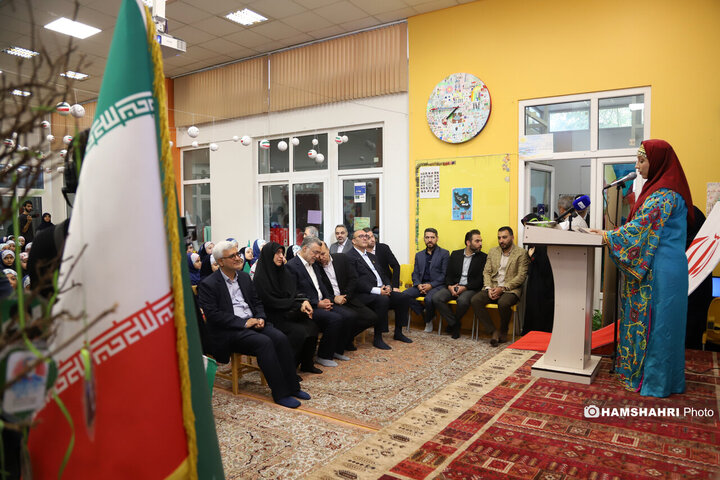 آیین نواختن زنگ آغاز سال تحصیلی جدید توسط وزیر بهداشت