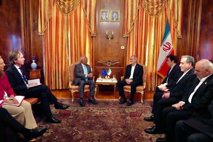 پزشکیان کوستا
