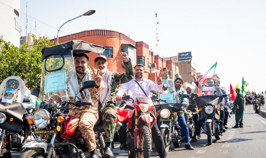 گزارش تصویری از رزمایش جانفدا و افتتاح نخستین مرکز آموزش تیراندازی و نظامی این گروهها