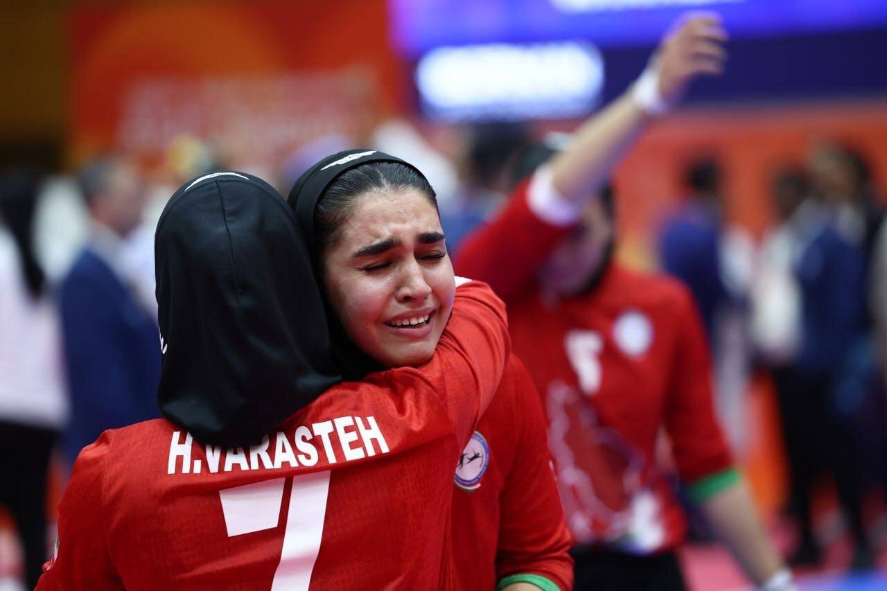 اشک‌های دختران ملی‌پوش کبدی بعد از شکست برابر هند | تصاویر