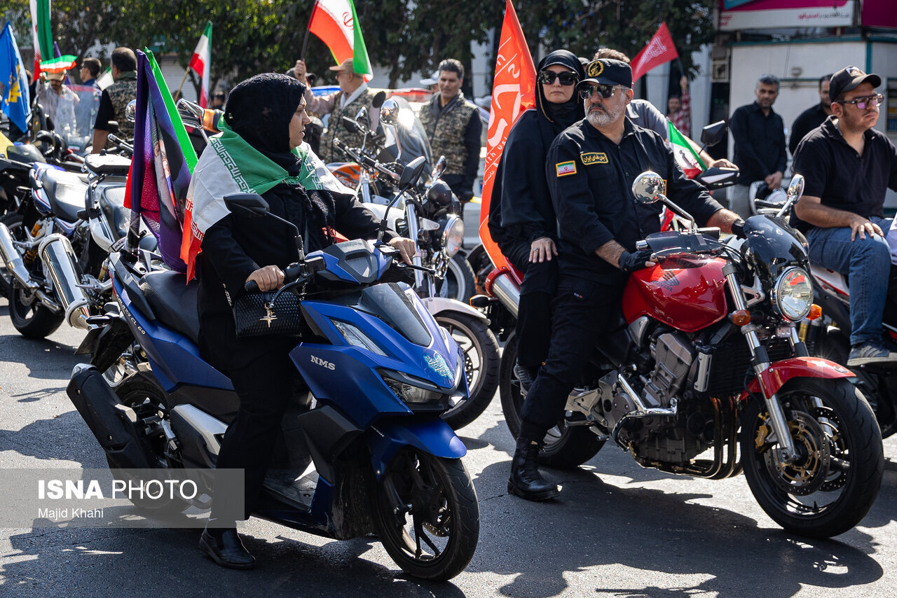 تصاویری از موتور سواری بانوان جان‌فدا در روز جمعه