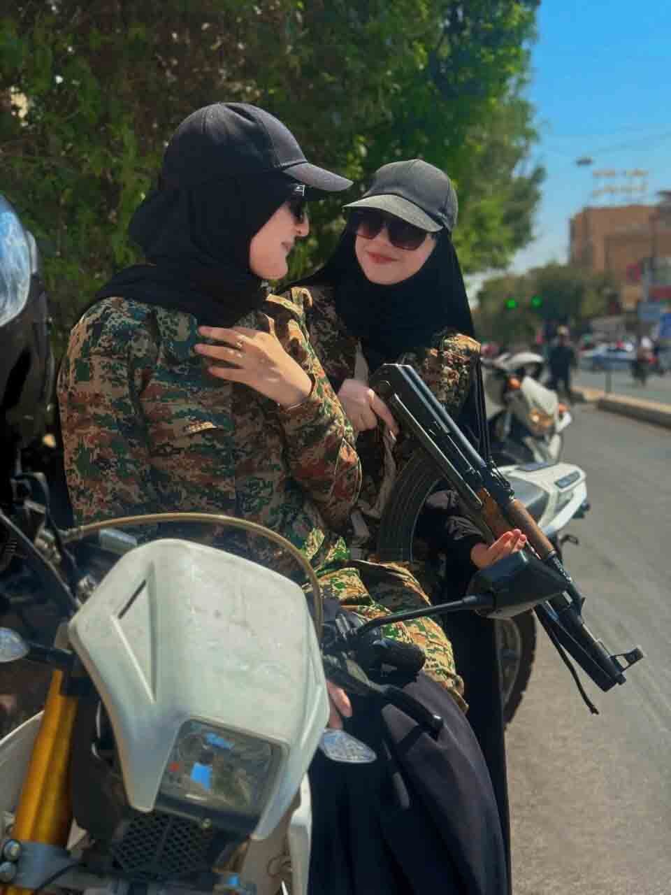 تصاویری از موتور سواری بانوان جانفدا در روز جمعه