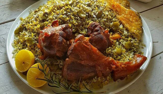 شوید پلو با مرغ مجلسی‌تر است یا گوشت؟