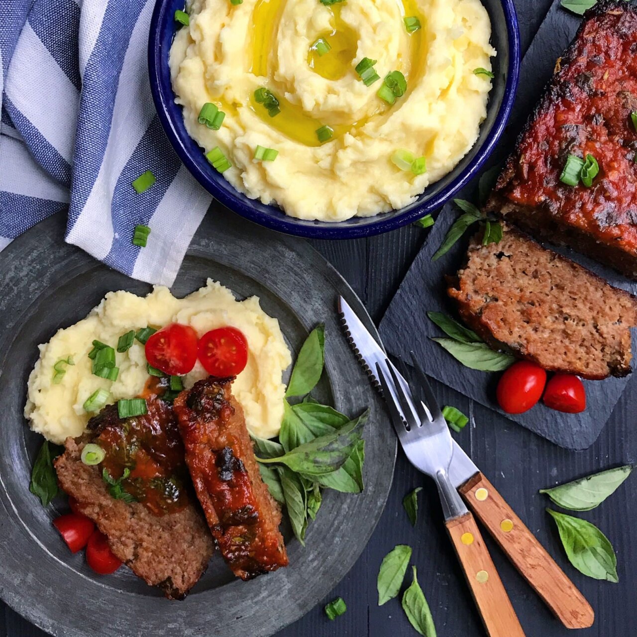 این غذای محبوب و کلاسیک، ترکیب پوره‌ سیب‌زمینی پنیردار با گوشت است