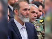 محافظ رهبر شهید دستش را متبرک کرده بود...+ ویدئو