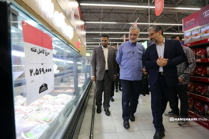 بازدید شهردارتهران از میدان میوه و تره‌بار صادقیه