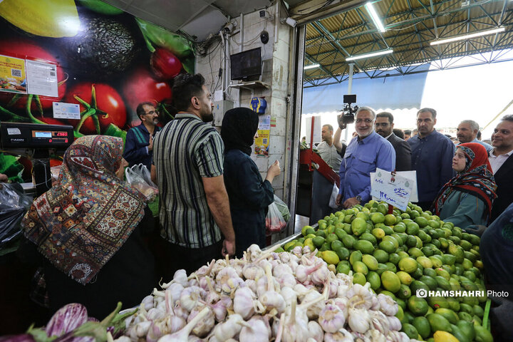 بازدید شهردارتهران از میدان میوه و تره‌بار صادقیه
