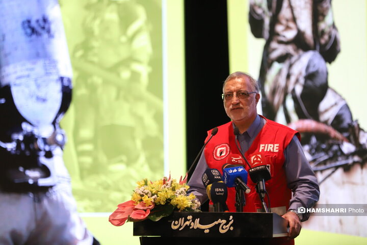 مراسم بزرگداشت روز آتش‌نشان به همراه رونمایی از خودروها و تجهیزات جدید سازمان آتش‌نشانی.