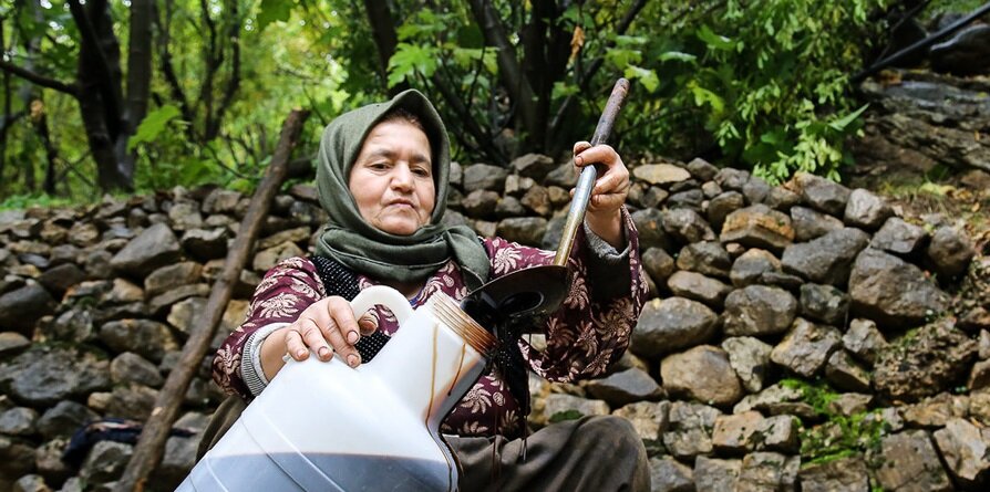 مهمانی انارهای هورامان | اینجا پاتوق شیفتگان انار است | داستان زخم سر انگشتان دست زنان سلین تا ژیوار
