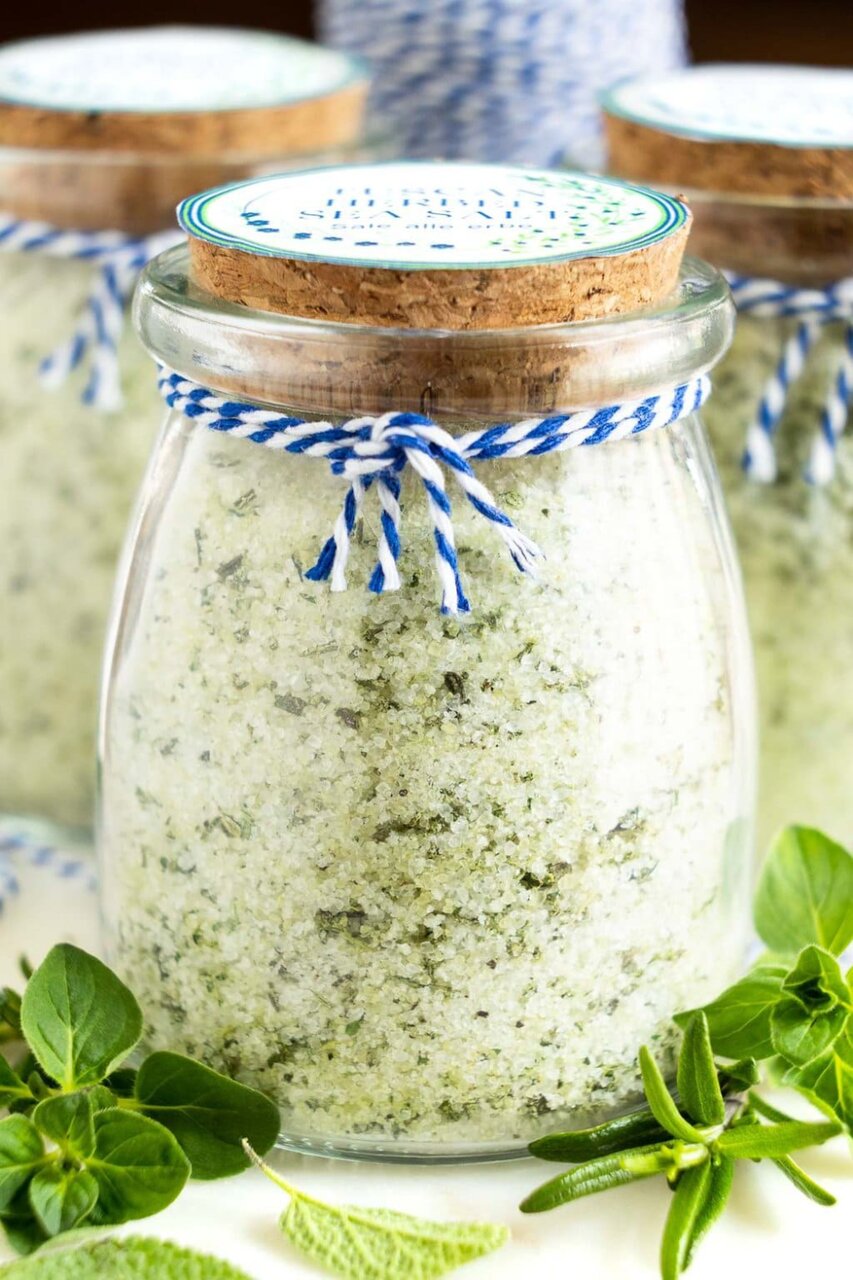طرز تهیه نمک سبزیجات خانگی؛ یک چاشنی خانگی برای طعم بهتر غذاها