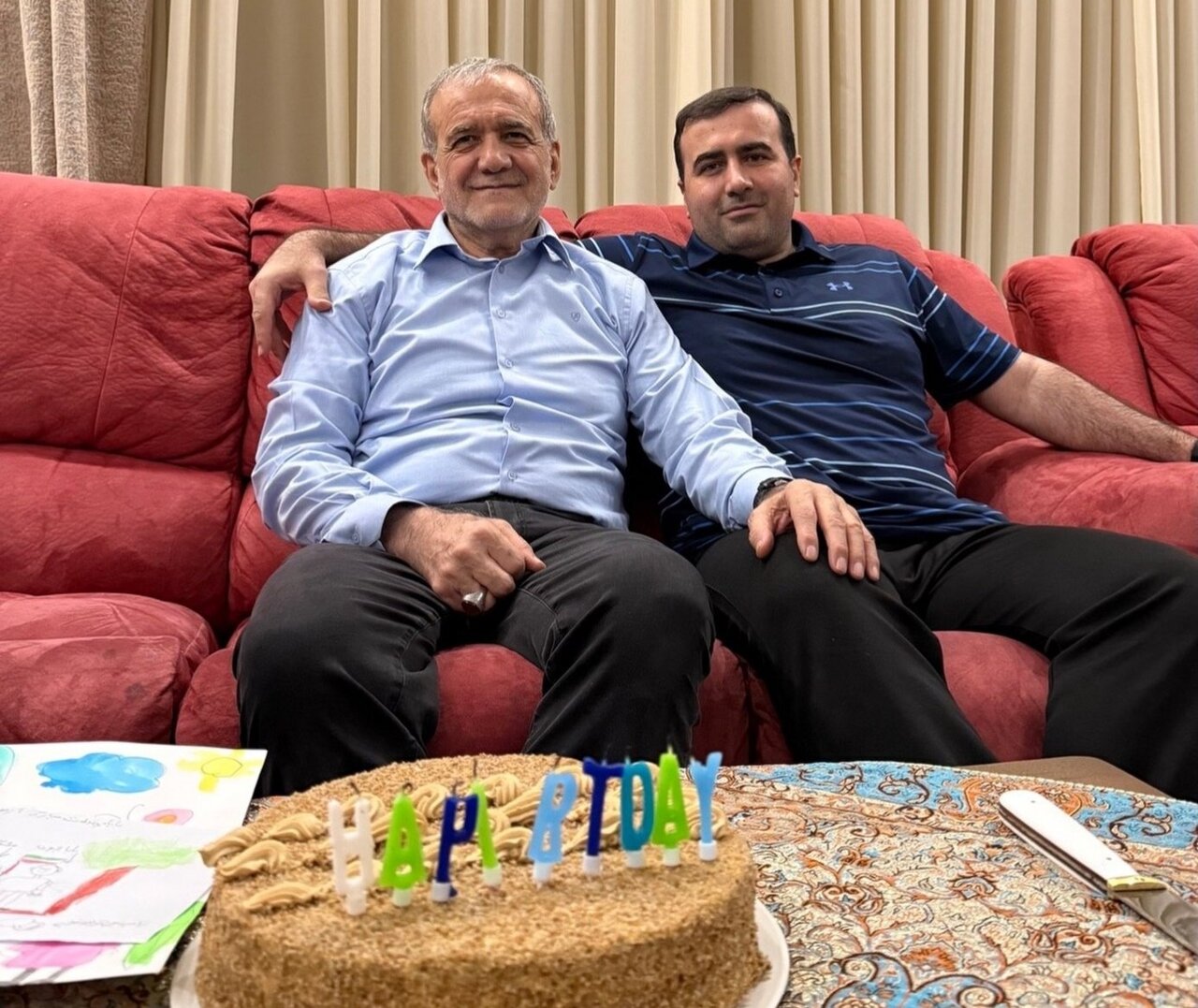فرزندان رئیس‌جمهور این گونه برای پدرشان جشن تولد گرفتند | عکس