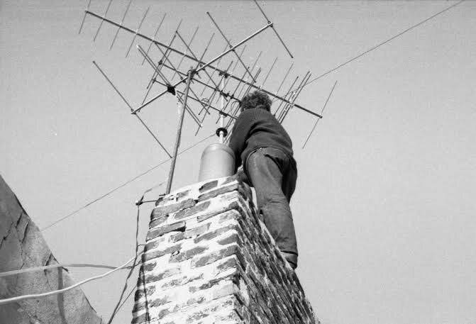 تماشای جهان از جعبه جادو | نگاهی به دهه‌های آغازین حضور تلویزیون در ایران و تبدیل‌شدن آن به مهم‌ترین پدیده مدرن خانه‌ها