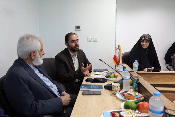 رونمایی از کتاب «درآمدی برگردشگری خانوادگی»