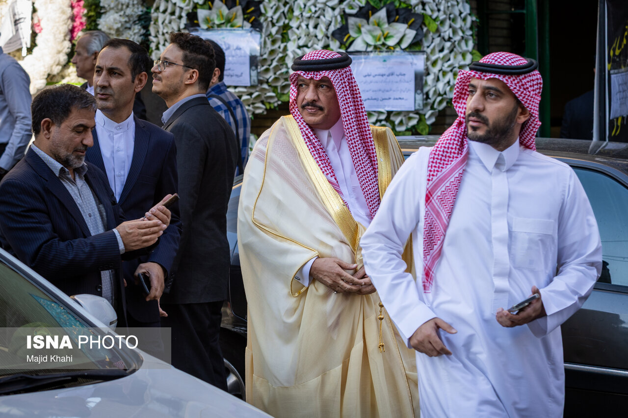 تصاویر سفرای عربستان و افغانستان در مراسم ترحیم خواهر عراقچی