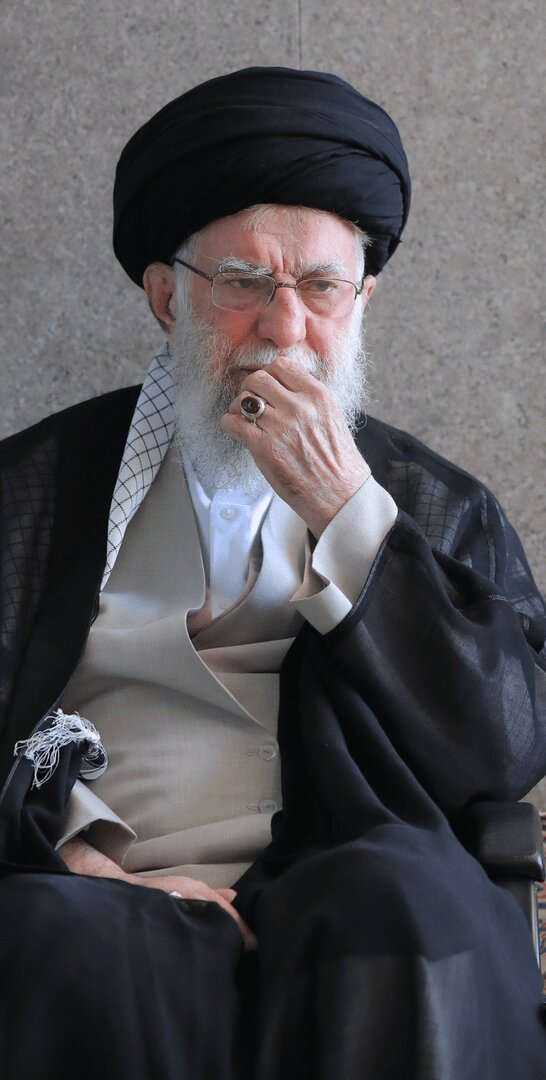 تصاویر آیت الله مجتبی خامنه ای و رهبر شهید در رویداد جمعه نصر؛ ببینید
