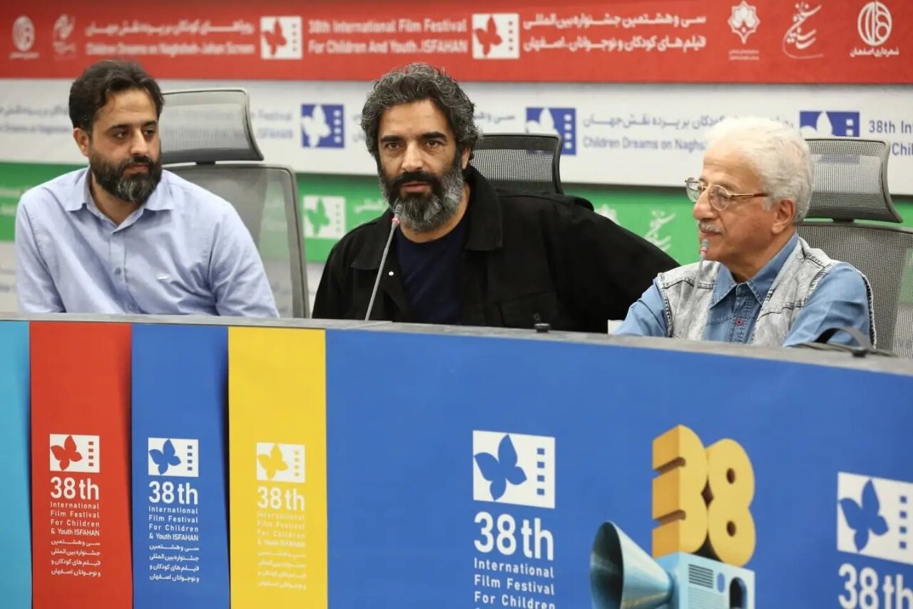 جدیدترین تصاویر از یکتا ناصر، منوچهر هادی، یوسف تیموری و علیرضا خمسه در فتوکال یک فیلم سینمایی