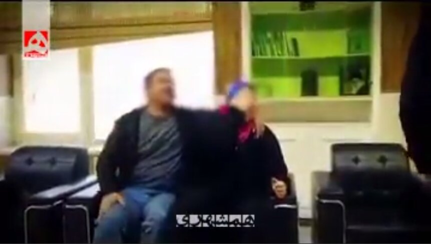 لحظه تلخ اعلام خبر شهادت مامور ۲۷ ساله به خانواده اش | ویدئو