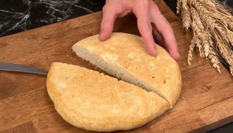 طرز تهیه نان تابه ای فوری با ماست و یک پیمانه آرد