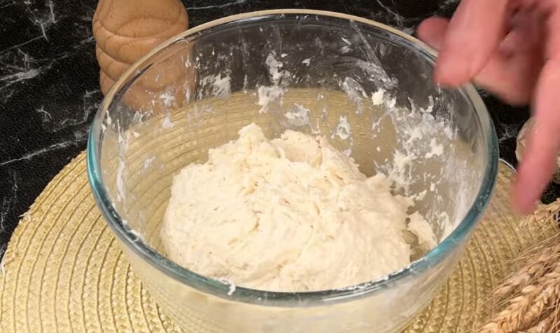طرز تهیه نان تابه ای فوری با ماست و یک پیمانه آرد