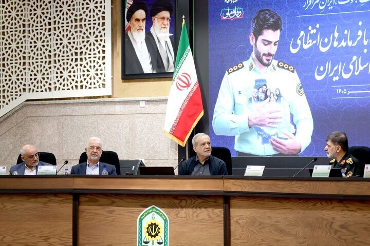 پیشنهاد امنیتی پزشکیان؛ در هر خانه یک «دیده‌بان امنیت» باشد | رهبران منطقه امروز ما را طور دیگری نگاه می‌کنند