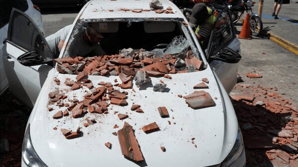 جاده‌ها دهان باز کردند، سقف‌ها آویزان شدند+ ویدئو | تصاویری وحشتناک از زلزله ۷.۶ ریشتری پاناما