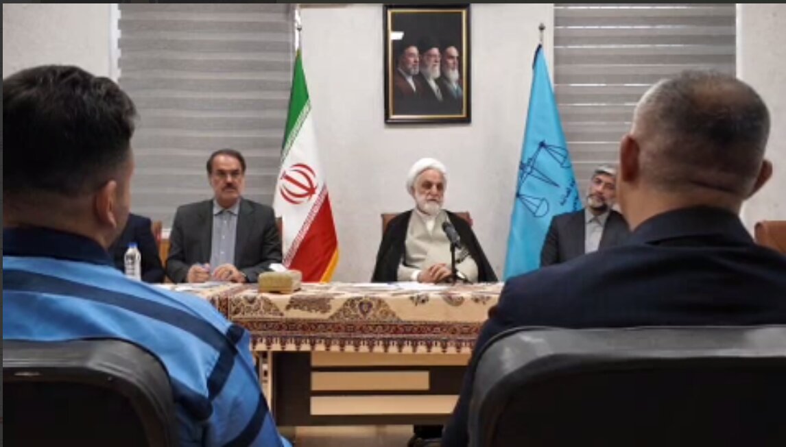 ۹۹ درصد وکلا دلار یا سکه میگیرند! + ویدئو | اعتراف یک وکیل و واکنش رئیس عدلیه به رفتار وکیل در یک پرونده