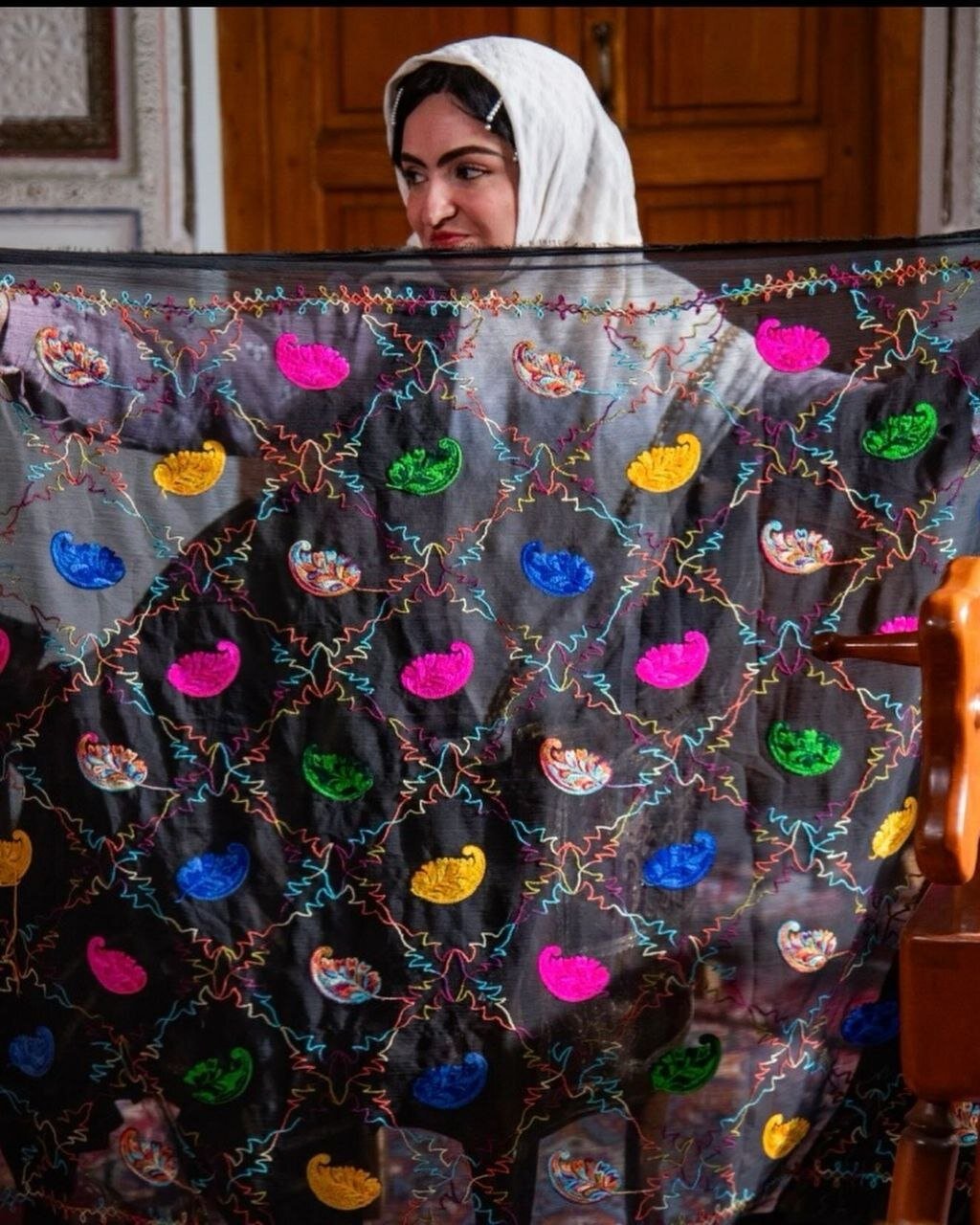قاب‌هایی از گلاره عباسی در سریال «بامداد خمار»