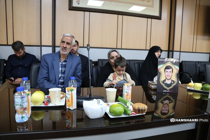 رونمای از کتاب 《از خاک ریز تا خاکریز》